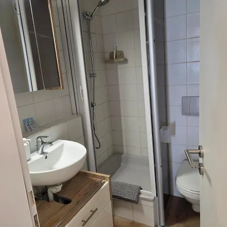 Apartment Gemuetliches Wg 5 *